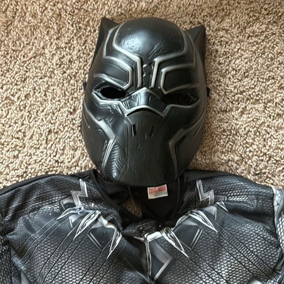 Black panther costume! Size 11/12 with mask and suit. - Picture 2 of 3